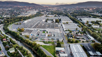 DL Invest Group has completed the acquisition of a 270,000 sqm brownfield - a production and warehouse complex in Bielsko-Biała. The price is ca €25 million.
